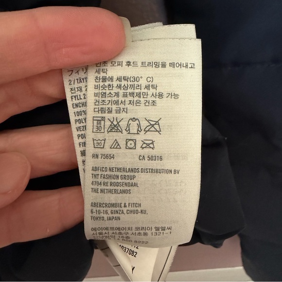 Abercrombie and Fitch Navy Down Winter Puffy Coat - Picture 8 of 13